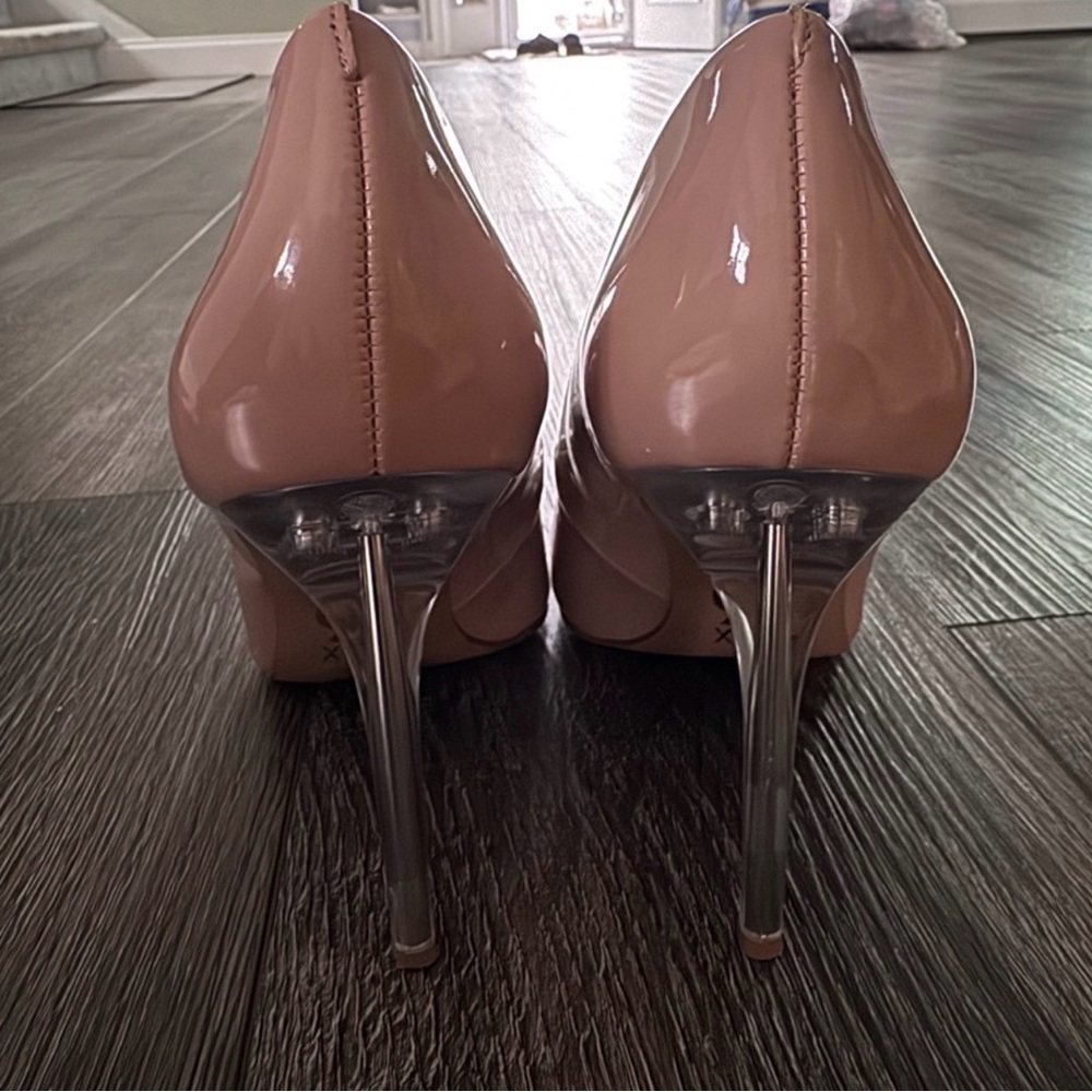Women’s nude patent leather heels size 8 - Picture 4 of 11